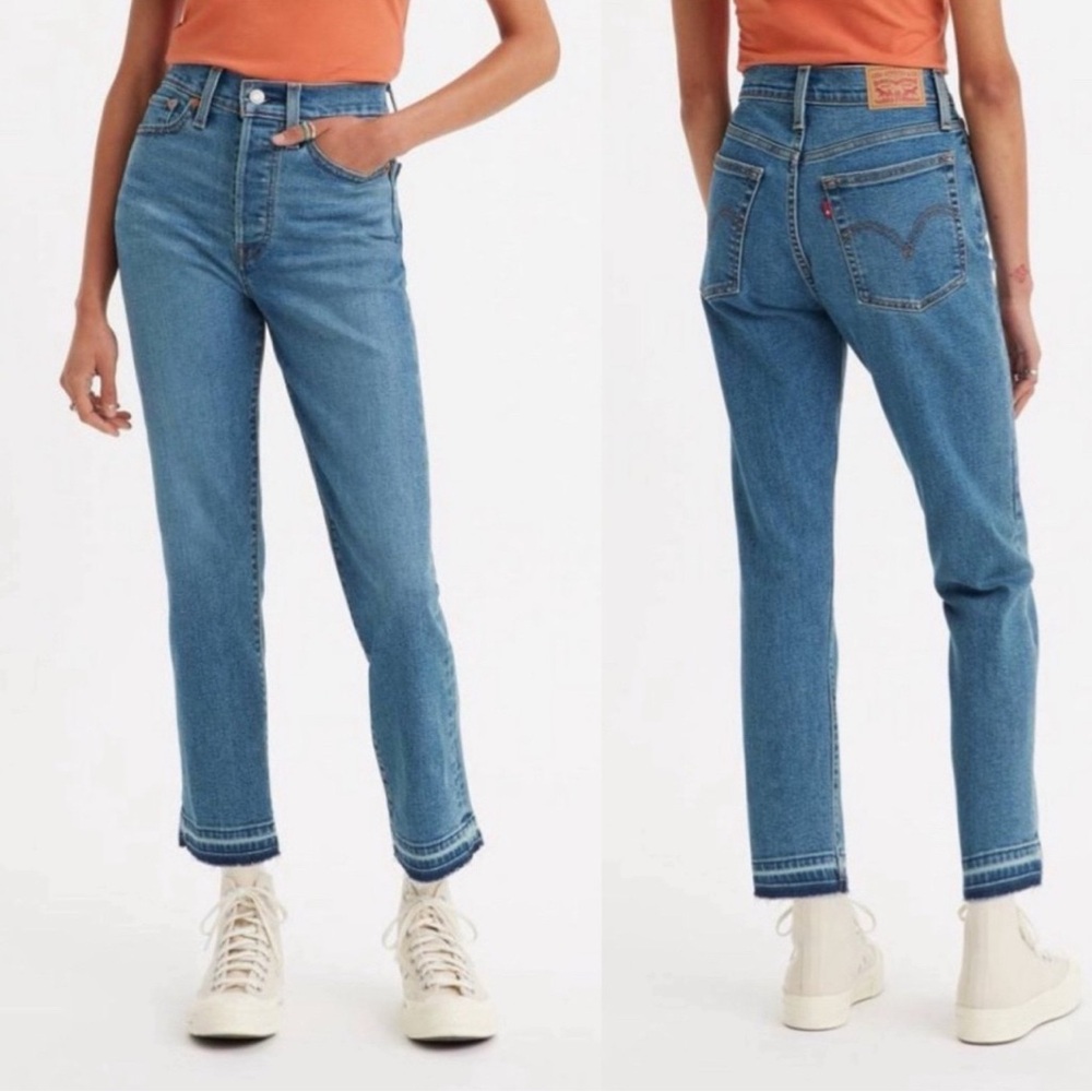 Levi's Straight Leg Jeans in Medium Blue Wash